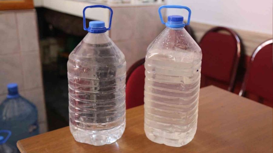 Musluklardan akan çamurlu isyan ettirdi