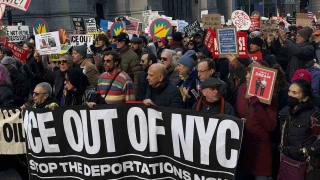 New York'ta binlerce ki�iden ICE'a tepki y�r�y���