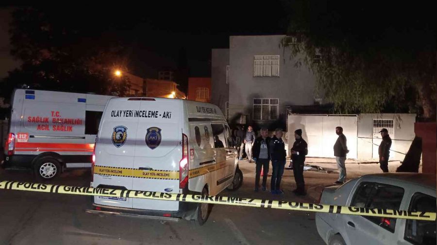 Otomobil ile geldiler, sokakta yürüyen kişiyi başından vurup öldürdüler