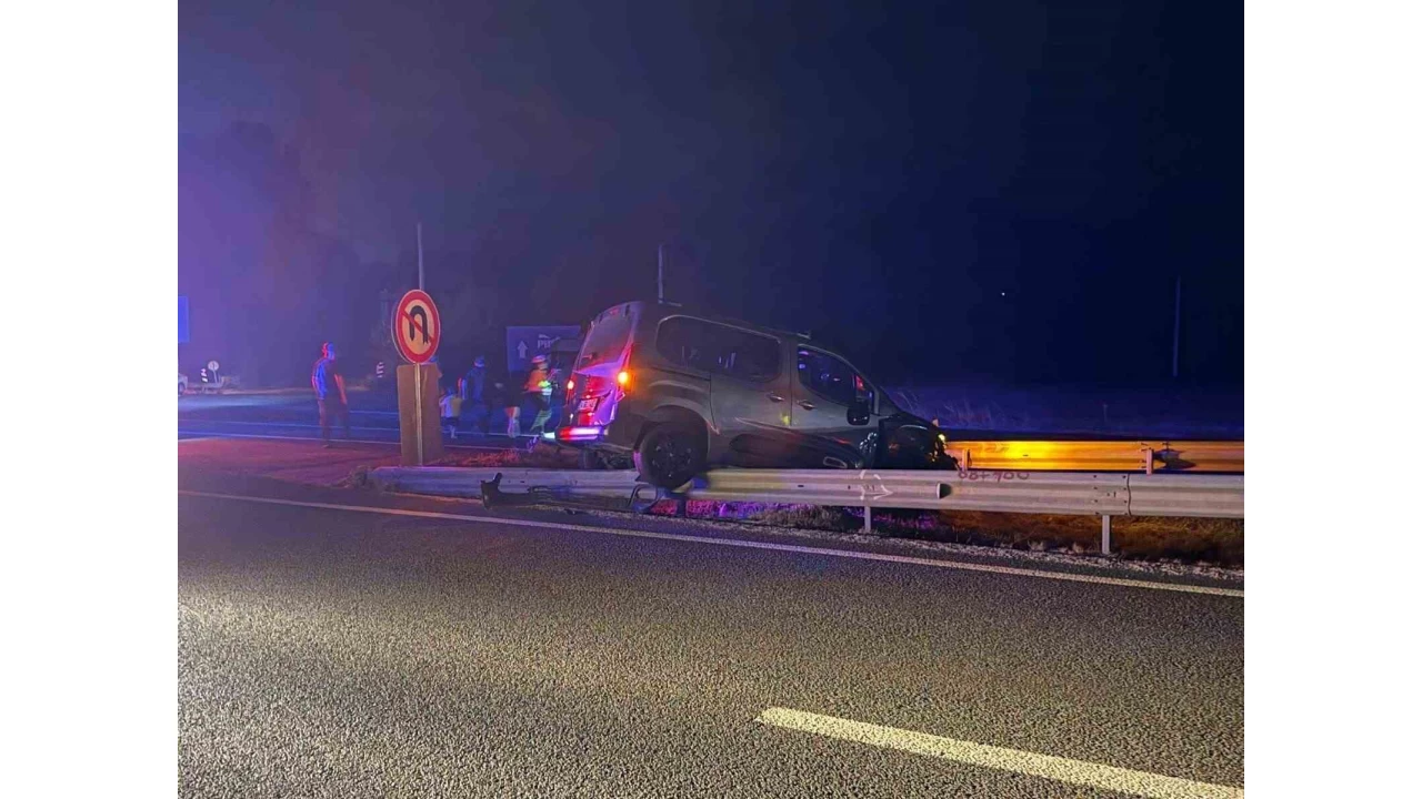 Otomobil su kanal�na d��t�: 3 yaral�