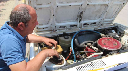 Otomobiline kurduğu sistemle yakıttan yüzde 50 tasarruf sağlıyor