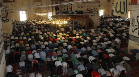 Pehlivanlar Edirne'deki camilerde bulutu