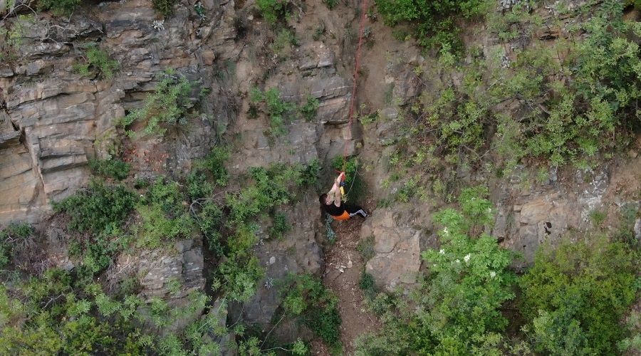 Polisten ka�t� kayal�klarda mahsur kald�