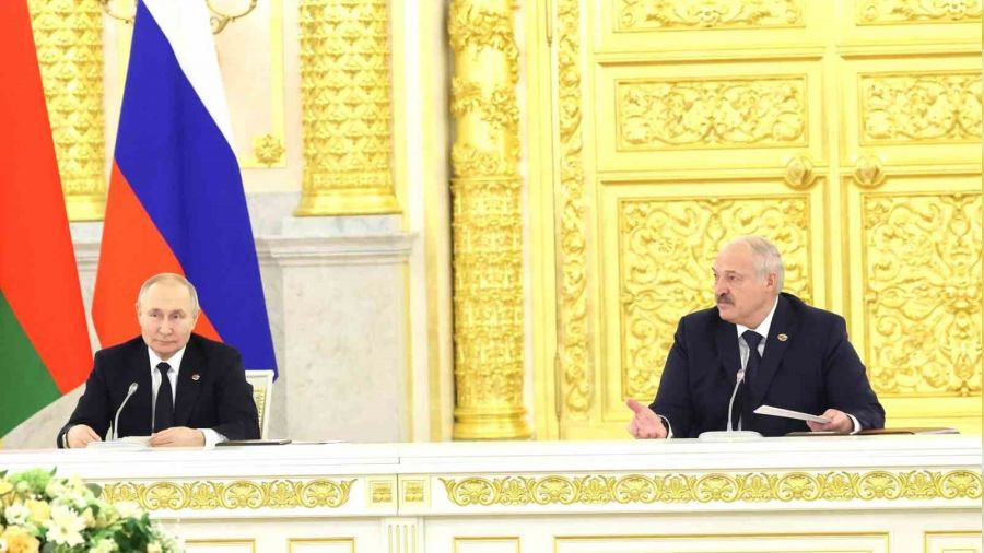 Putin ve Lukaenko, Moskova'da bir araya geldi