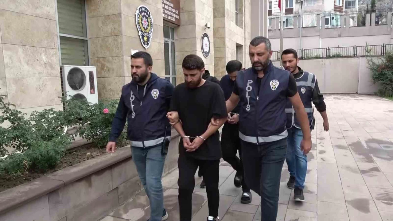 Sahte avukatlar, 11 vatandaşı şantajla 832 bin TL dolandırmış