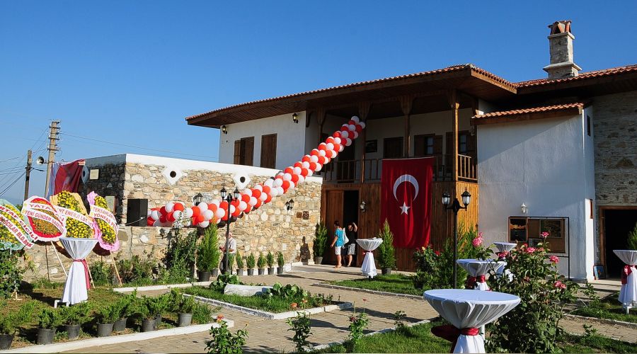 Sanal m�ze i�in imza at�ld�