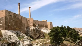Şanlıurfa Kalesi: Efsanelerle örülü bir zirve