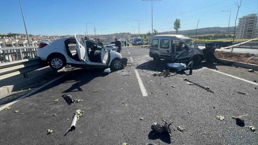 �anl�urfa'da feci kaza: 3 �l�, 2 yaral�