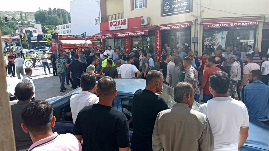 Sivas'ta akrabalar bayramla�mak yerine birbirine girdi: 9 yaral�