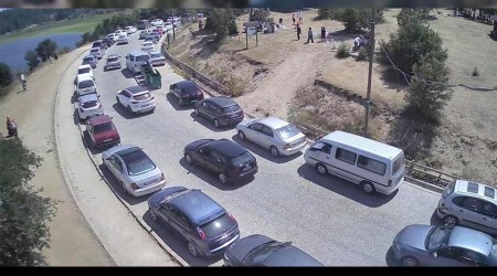 Tabiat parkları tatilcilerin akınına uğradı