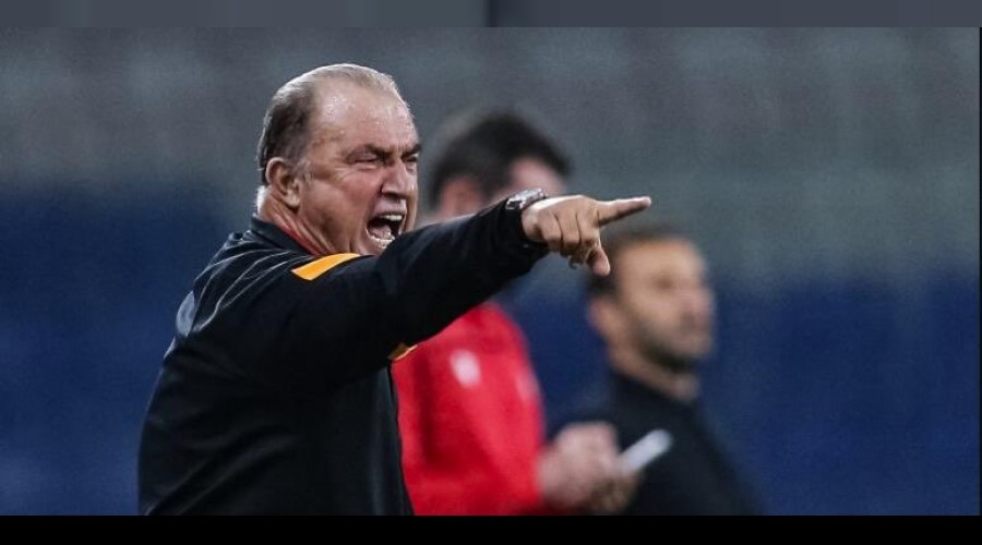 Terim oyundan at�ld�! 'Sen anca bek�i olursun'