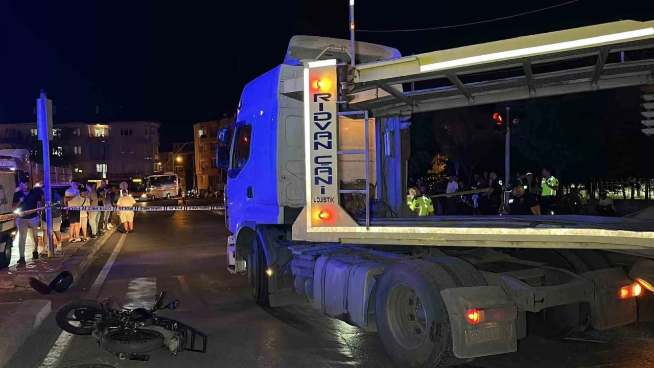 Trn altnda kalan motosikletli feci ekilde can verdi