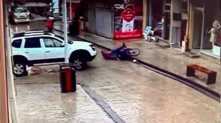 Trafiğe kapalı caddede trafik kazası