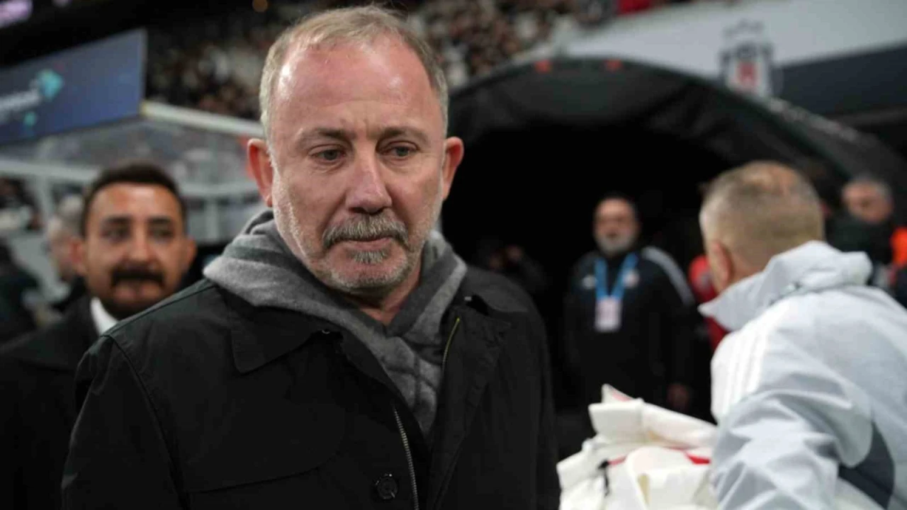 Tüpraş Stadyumu'nda 'istifa' sesleri