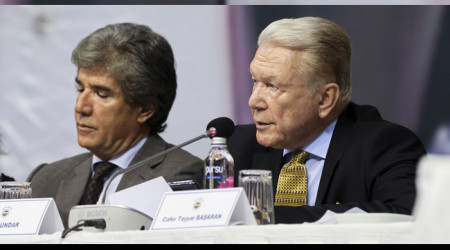Uğur Dündar istifa etti