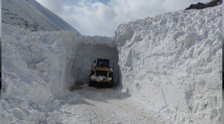 Van'ın Başkale ilçesinde yola çığ düştü