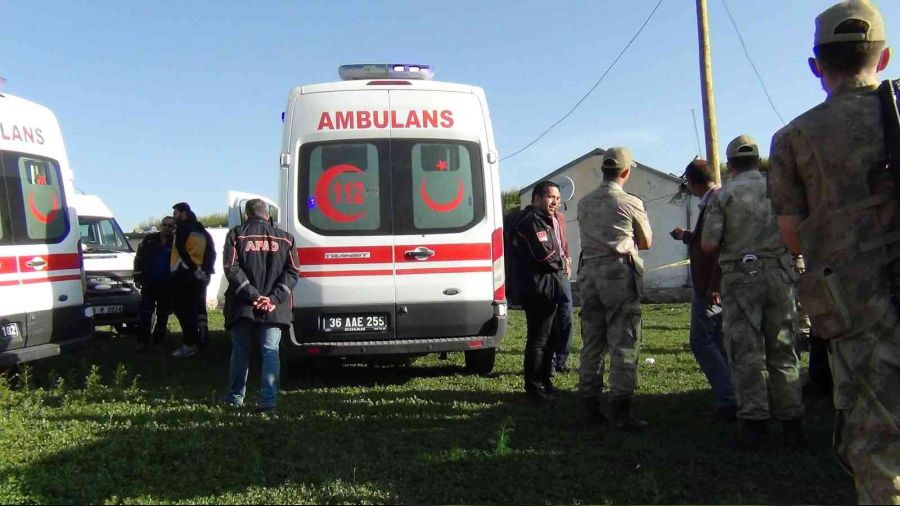 Yağmura dayanamayan ev çöktü: Anne ve 2 oğlu öldü