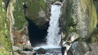 Yaz�n kurumak �zereydi: Uluda�'�n karlar�yla yeniden co�tu