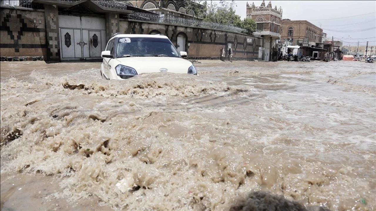Yemen'deki sel felaketinde l says 7'ye ykseldi 