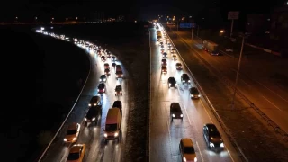 Yollarda bayram tatili dönüşü trafiği