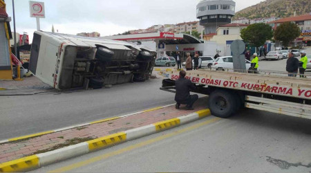 Yozgat'ta işçileri taşıyan otobüs devrildi: 6 yaralı