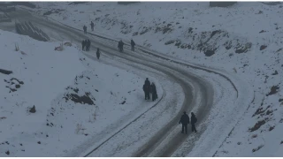 Yüksekova'da göz gözü görmüyor