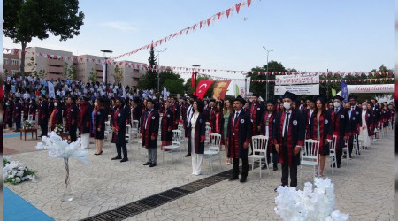 274 tıp öğrencisinin mezuniyet heyecanı