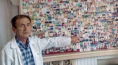 40 yıl boyunca çektiği müşteri fotoğraflarını sergiliyor