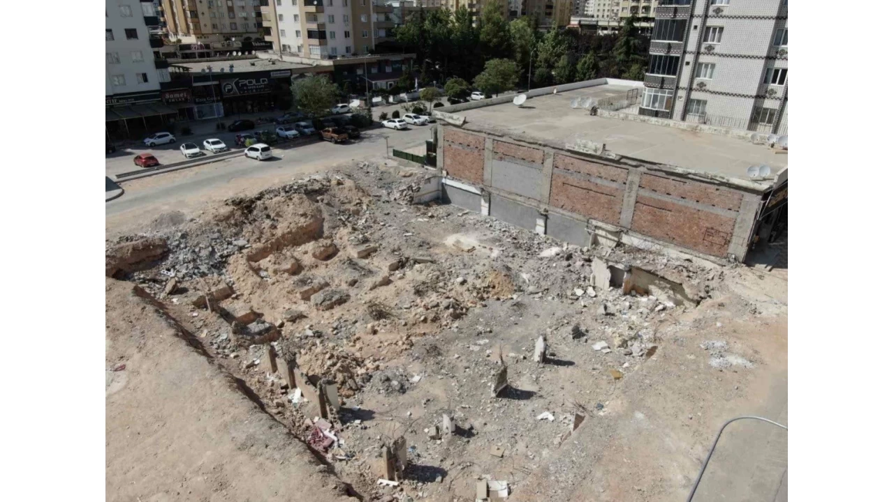 49 kiiye mezar olan Emre Apartman davasnda 4 sank tahliye edildi