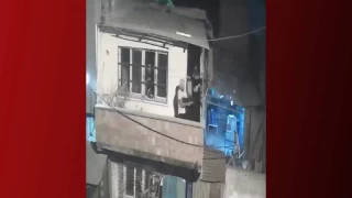 Adana'da balkondan balkona silahlı çatışma