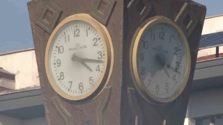 Ad�yaman Saat Kulesi 3 y�ld�r 04.17'yi g�steriyor