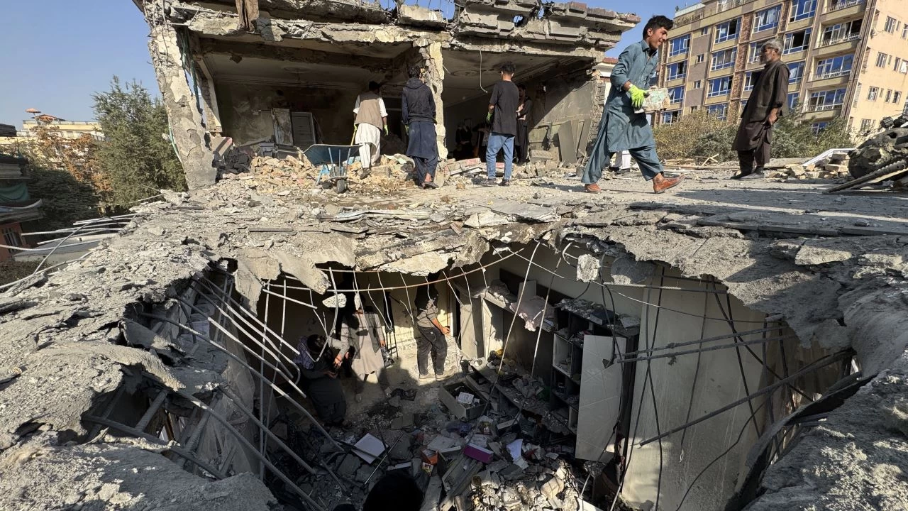 Afganistan ile Pakistan aras�ndaki �at��malar devam ediyor