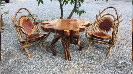 Ağaç kütüklerini sanat eserine çeviriyor