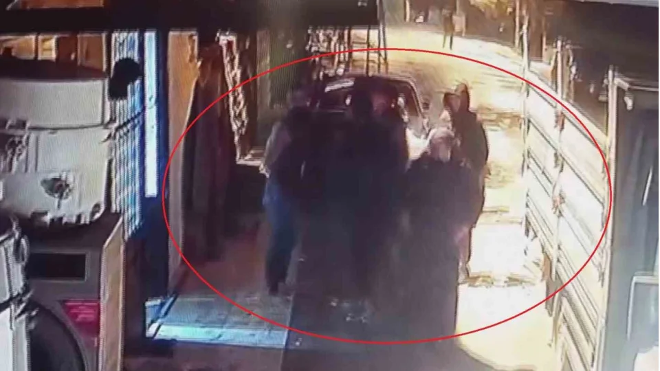 Alacak verecek tart��mas�, ta�l� b��akl� kavgaya d�n��t�