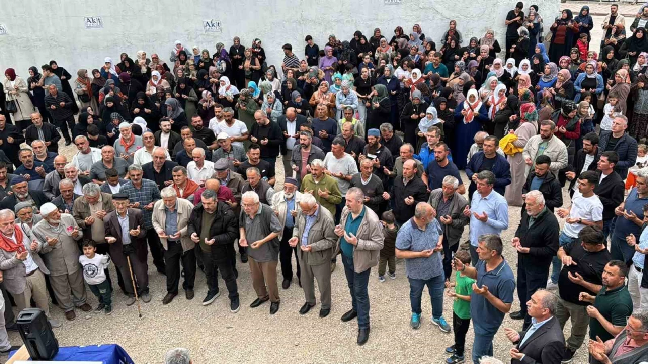 Amasya'dan hac kafilesi dualarla uğurlandı