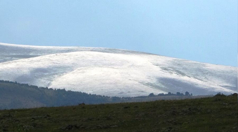 Ardahan'da da�lar beyaza b�r�nd�