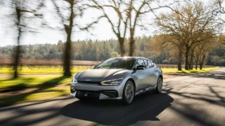Asfalt�n dijital kaplan�: Kia EV6 ile gelece�e yolculuk