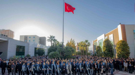 'Atatürk kendi rızasıyla kendi gücünü azaltan bir lider'
