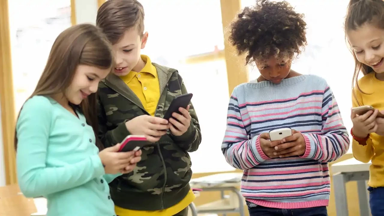 Avustralya'da 16 yandan kklere sosyal medya yasa