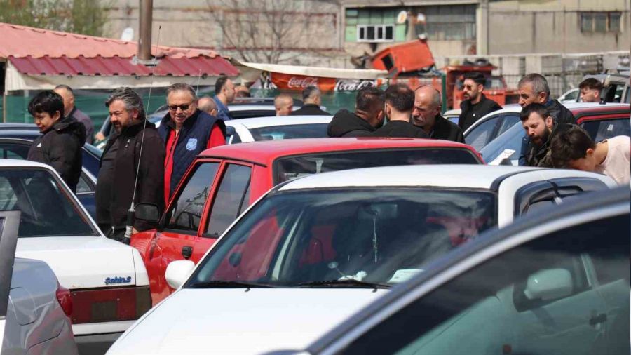 Bayram öncesi ikinci el otomobil pazarında hareketlilik