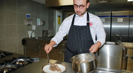 Bayrama özel kavurma ve soğuk baklava tarifi