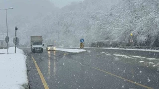 Bir taraf günlük güneşlik, bir tarafta yoğun kar