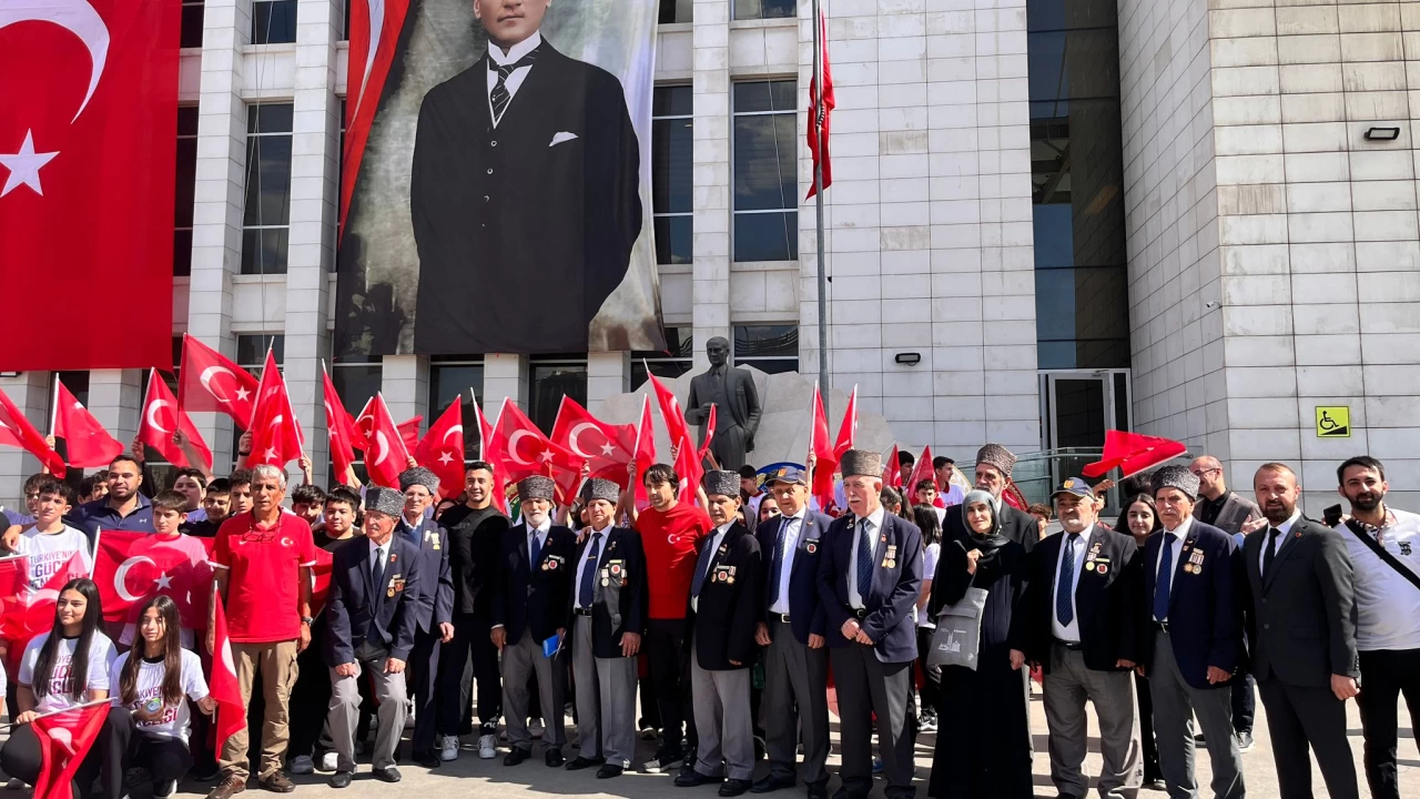 BTP Zeytinburnu le Bakan Fahri Erdem'den 19 Eyll Gaziler Gn mesaj