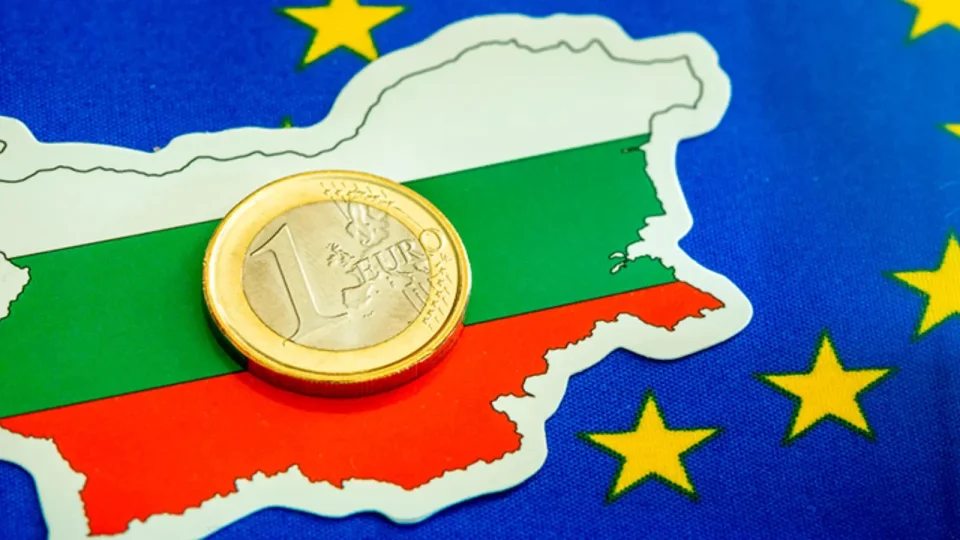 Bulgaristan, AB �yeli�inden 20 sene sonra euroya ge�ti