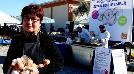 Çeşme'de 'Soğanı Kavurma' etkinliği
