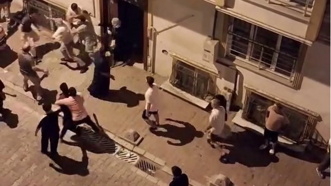 �ocuklar�n kavgas�na aileler dahil olunca ortal�k kar��t�