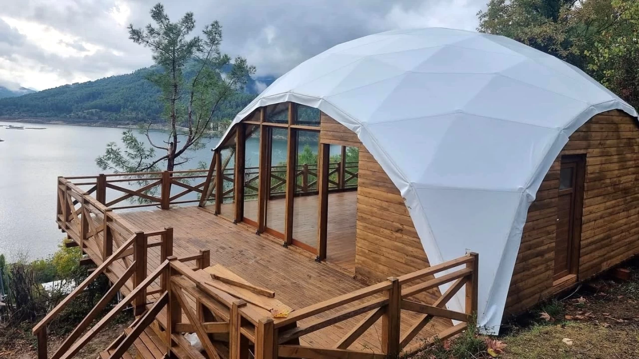 Doğa ile iç içe 'Glamping' alanları