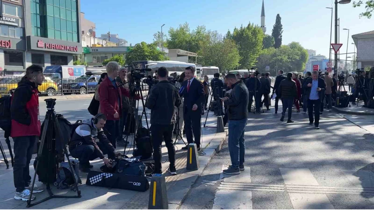 Dolmabahçe'deki Ukrayna-Rusya zirvesine basından yoğun ilgi