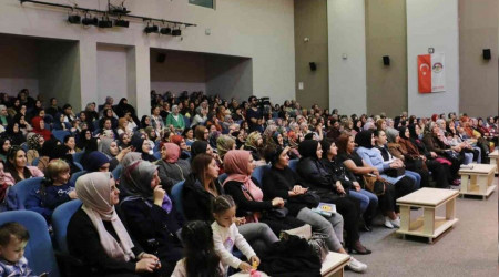 Ebeveynlere "Çocuklarınızı sevin" uyarısı