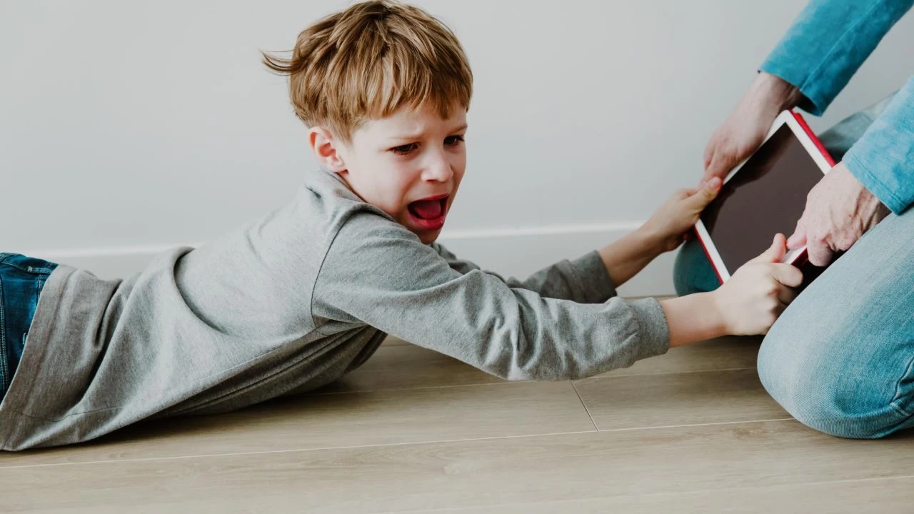 Ekran ba��ml�l��� �ocuk geli�imini etkiliyor